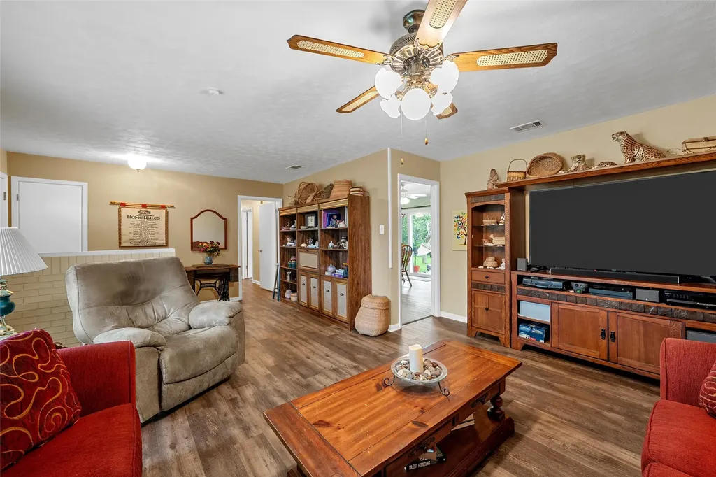 9609 Fair Circle Woodway TX 76712