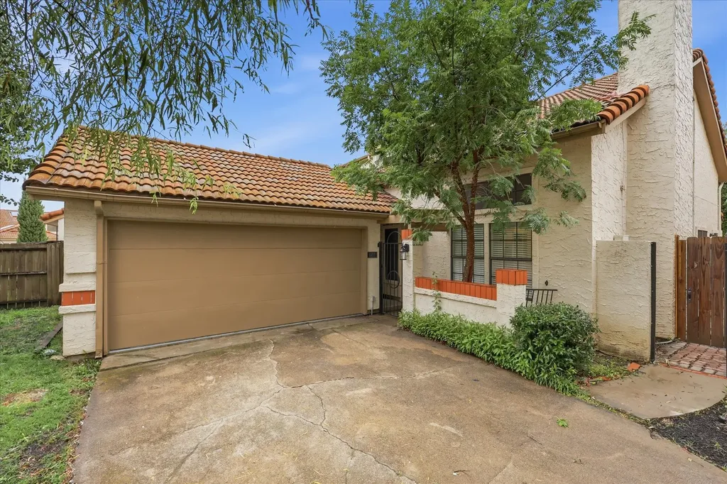 607 Mission Circle Irving TX 75063