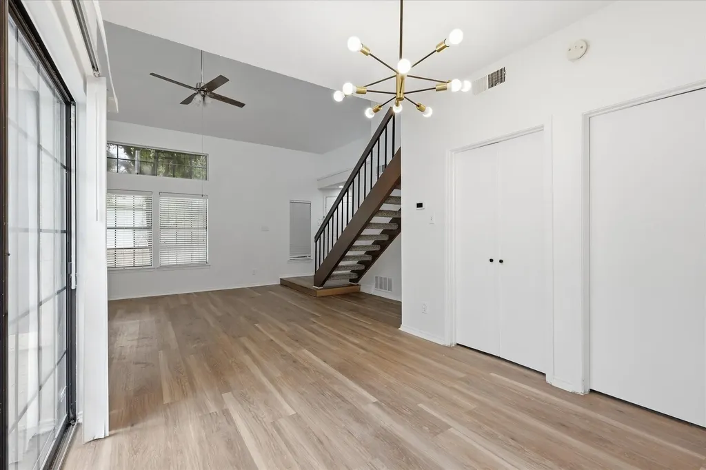 607 Mission Circle Irving TX 75063