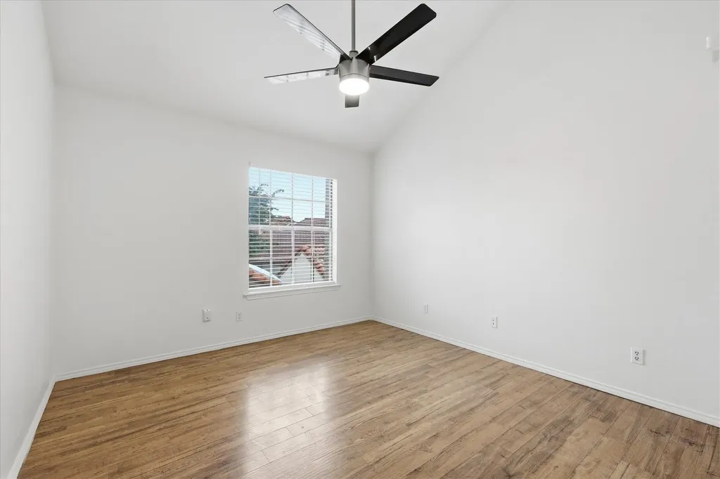 607 Mission Circle Irving TX 75063
