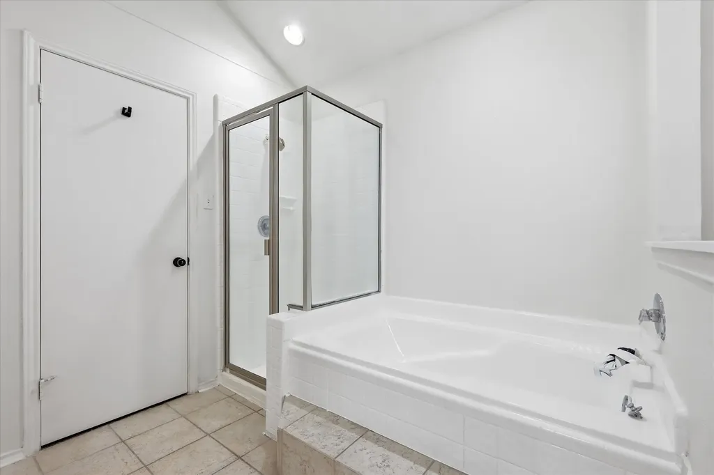 607 Mission Circle Irving TX 75063