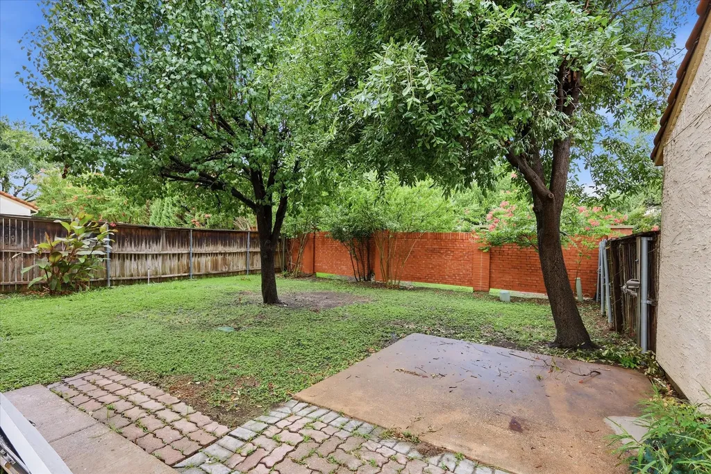 607 Mission Circle Irving TX 75063