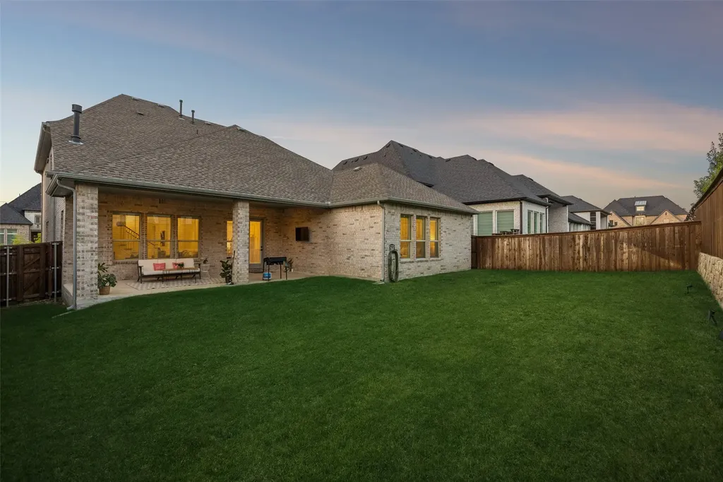 2560 Hampstead Lane Carrollton TX 75010
