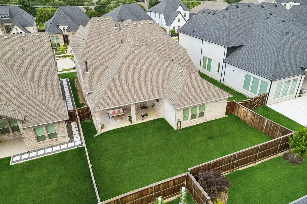 2560 Hampstead Lane Carrollton TX 75010