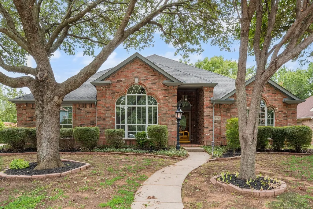 828 Abbots Lane Denton TX 76205