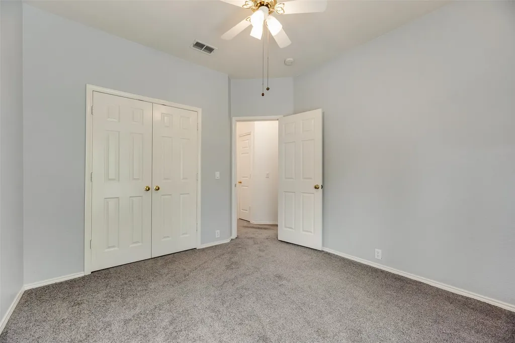 828 Abbots Lane Denton TX 76205