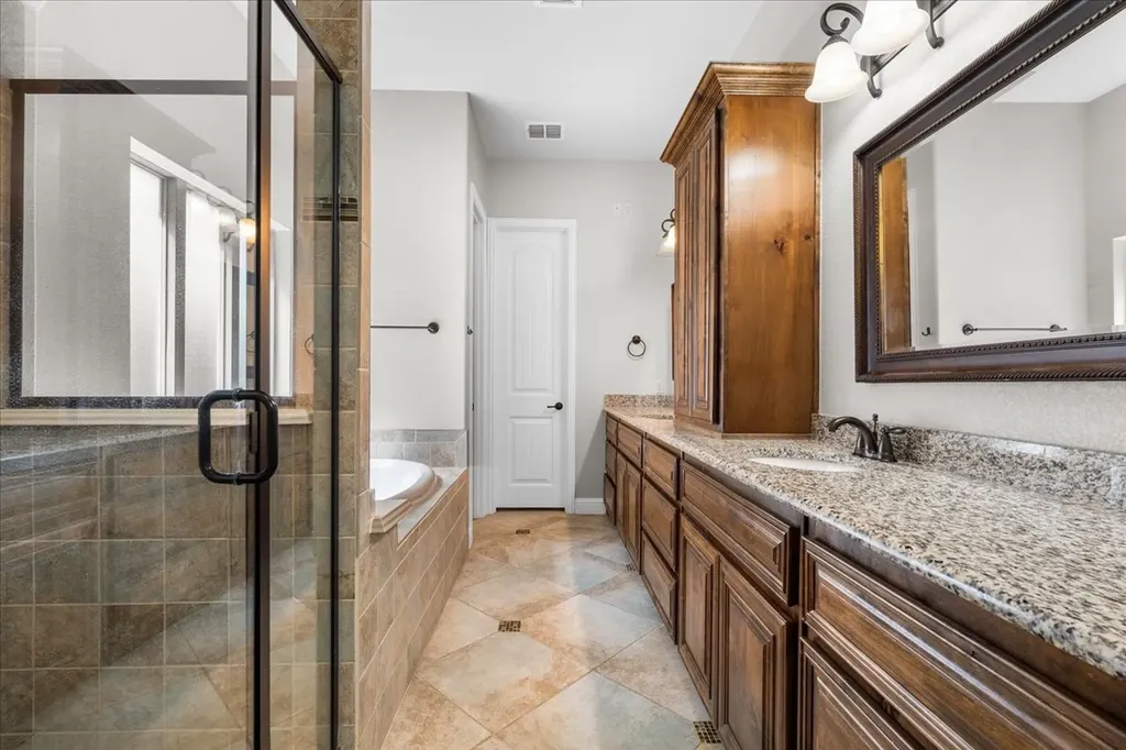 4921 Empire Way Irving TX 75038