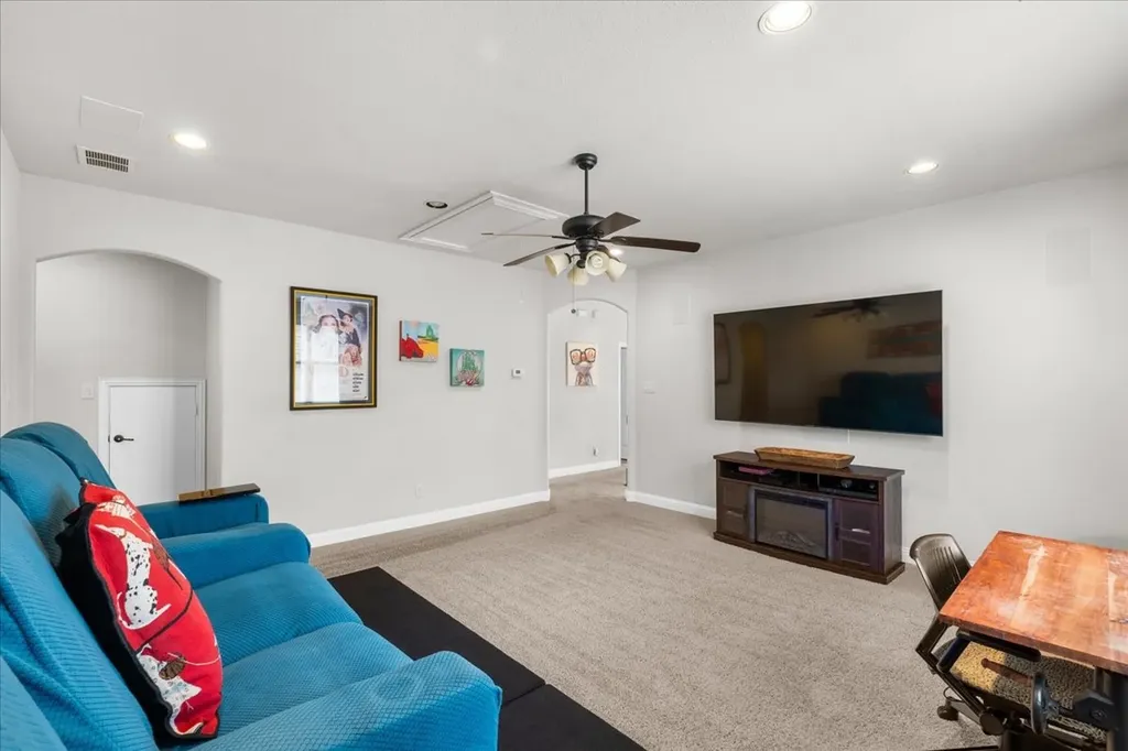 4921 Empire Way Irving TX 75038