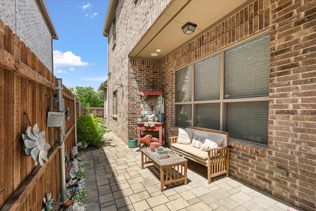 4921 Empire Way Irving TX 75038