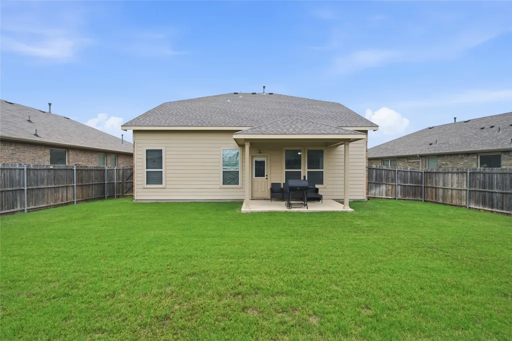 313 Sky Meadow Lane Denton TX 76210
