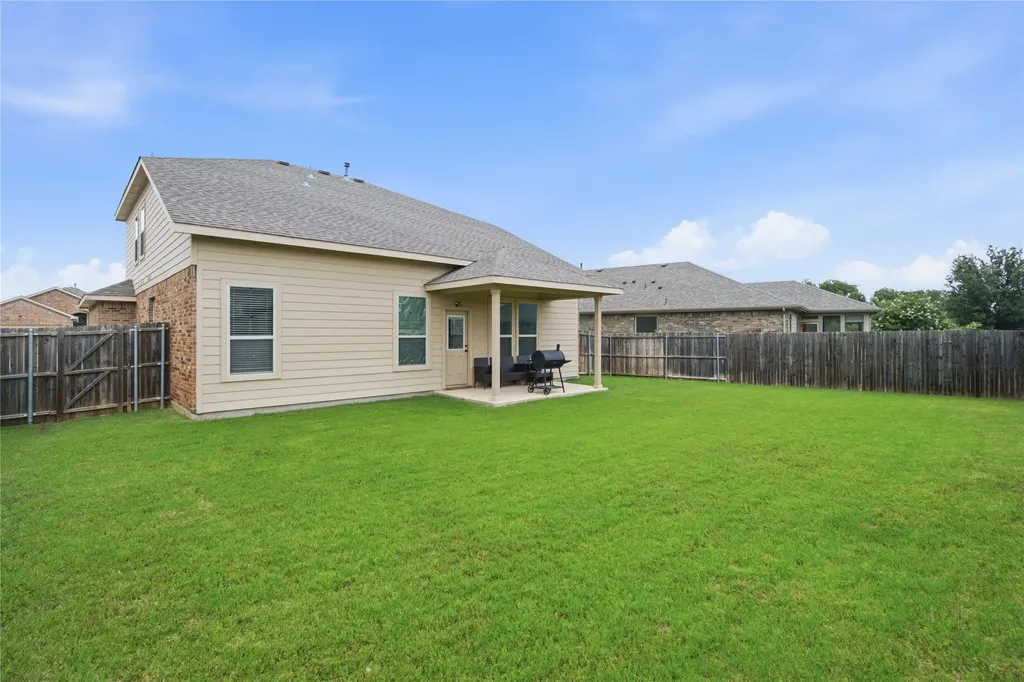 313 Sky Meadow Lane Denton TX 76210