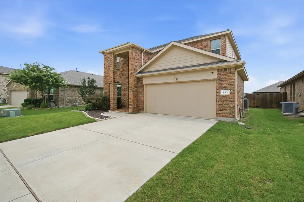 313 Sky Meadow Lane Denton TX 76210