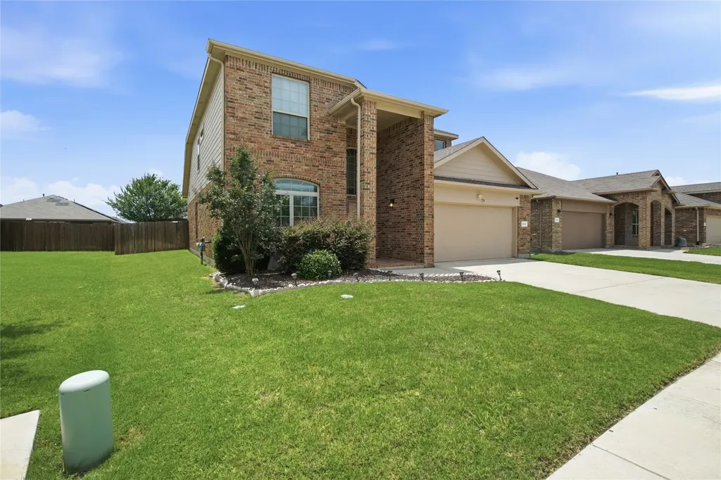 313 Sky Meadow Lane Denton TX 76210