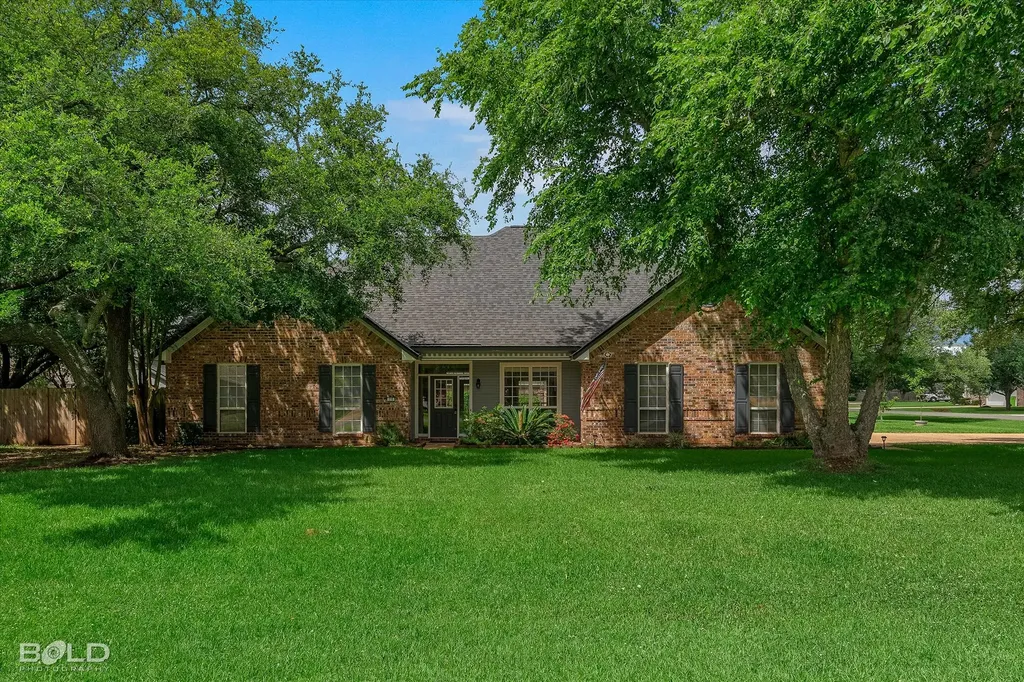 215 Crosscreek Drive Bossier City LA 71111