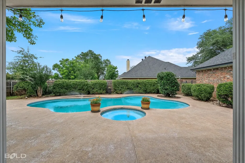 215 Crosscreek Drive Bossier City LA 71111