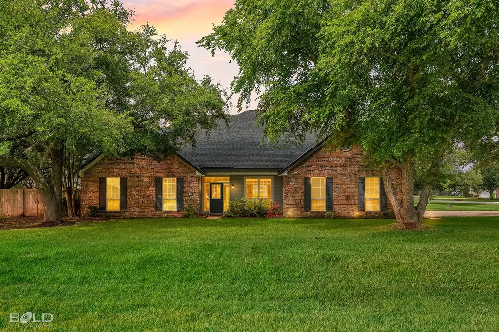 215 Crosscreek Drive Bossier City LA 71111