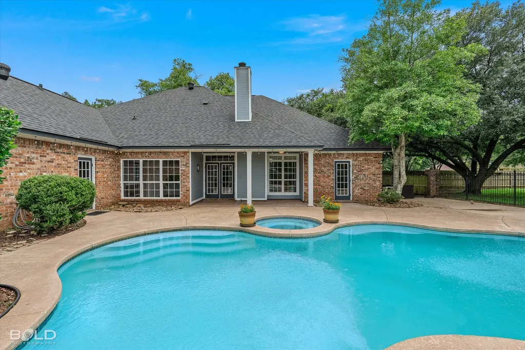 215 Crosscreek Drive Bossier City LA 71111