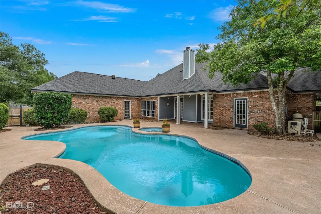 215 Crosscreek Drive Bossier City LA 71111