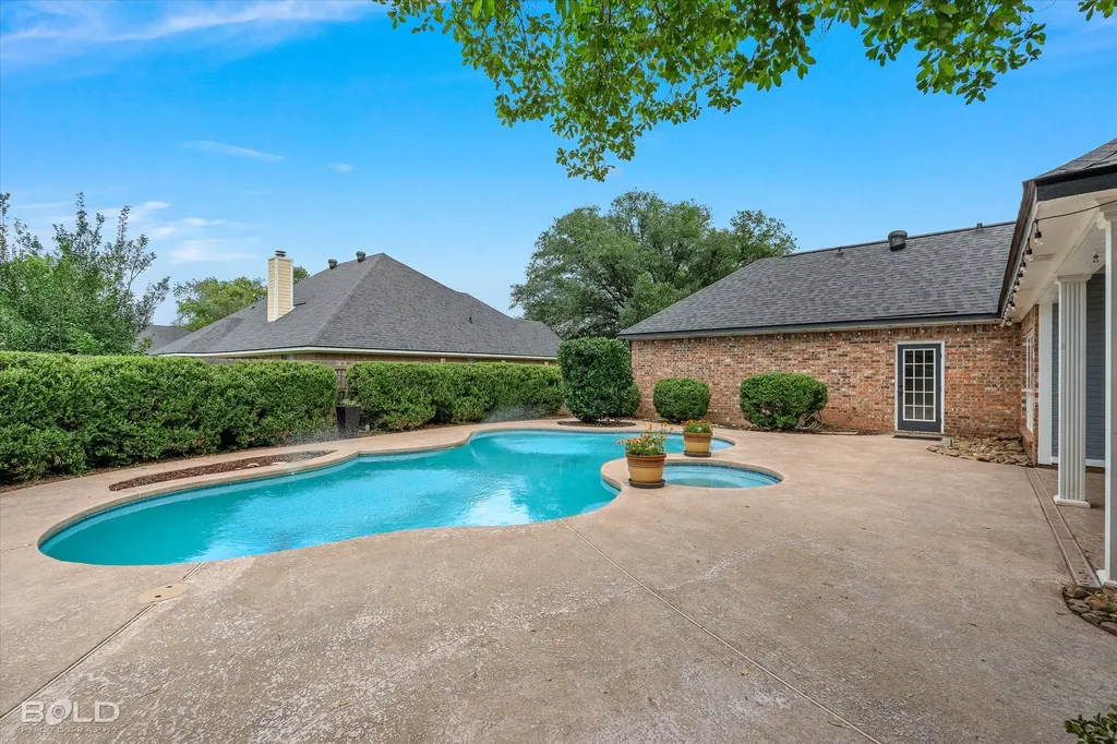 215 Crosscreek Drive Bossier City LA 71111