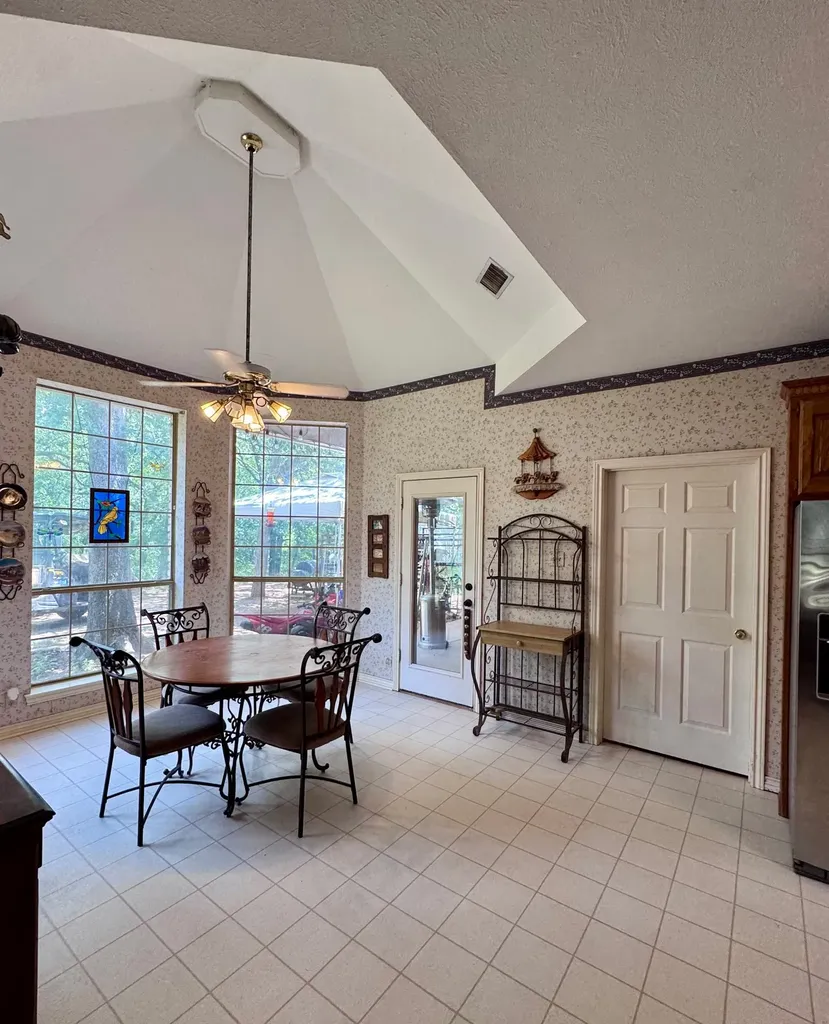 7154 E Fm 922 Valley View TX 76272