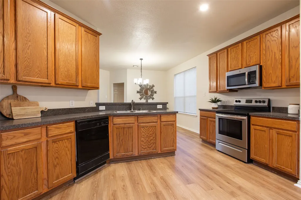 10201 Franklin Drive Providence Village TX 76227