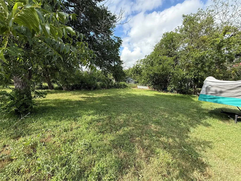 801 1/2 E Walcott Avenue Comanche TX 76442