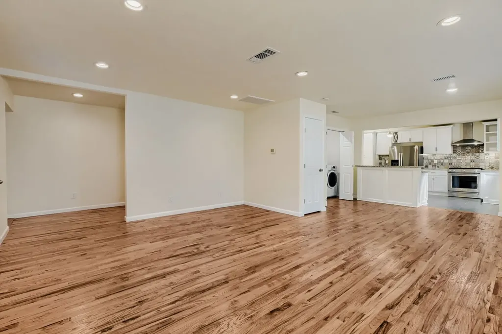 6915 E Grand Avenue Dallas TX 75223