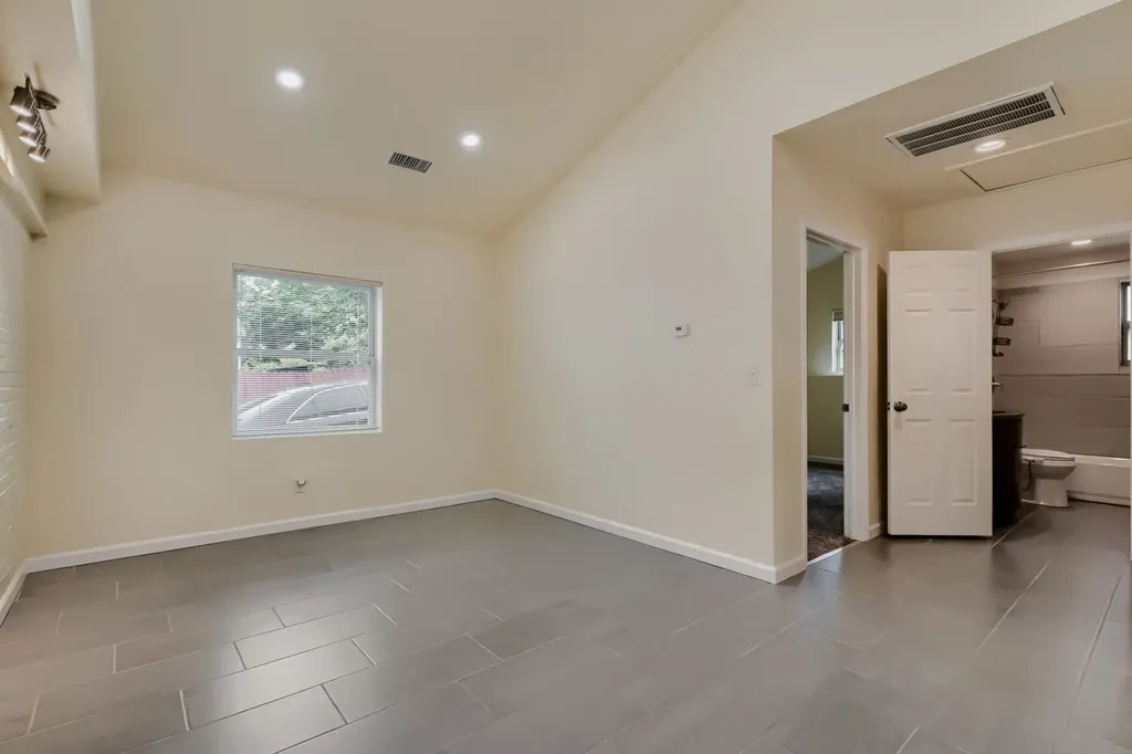 6915 E Grand Avenue Dallas TX 75223