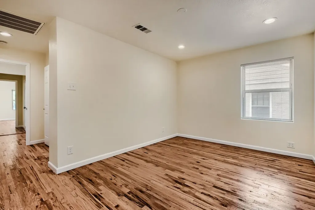 6915 E Grand Avenue Dallas TX 75223