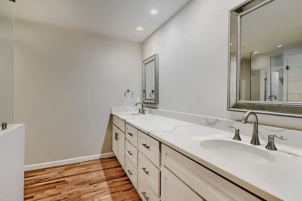 6915 E Grand Avenue Dallas TX 75223