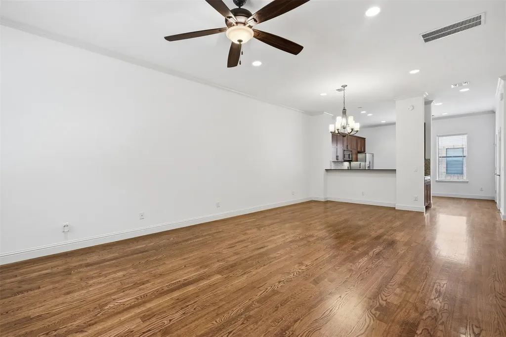 636 E Bluff Street Fort Worth TX 76102