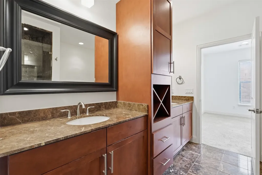 636 E Bluff Street Fort Worth TX 76102