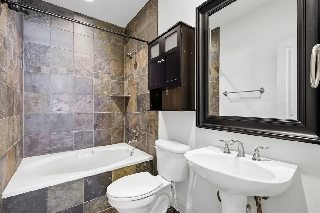 636 E Bluff Street Fort Worth TX 76102