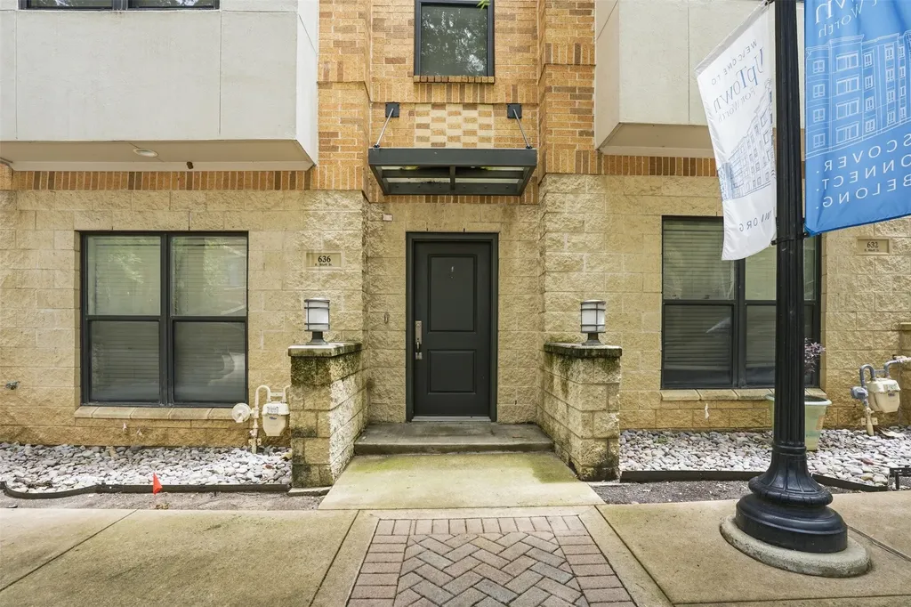 636 E Bluff Street Fort Worth TX 76102
