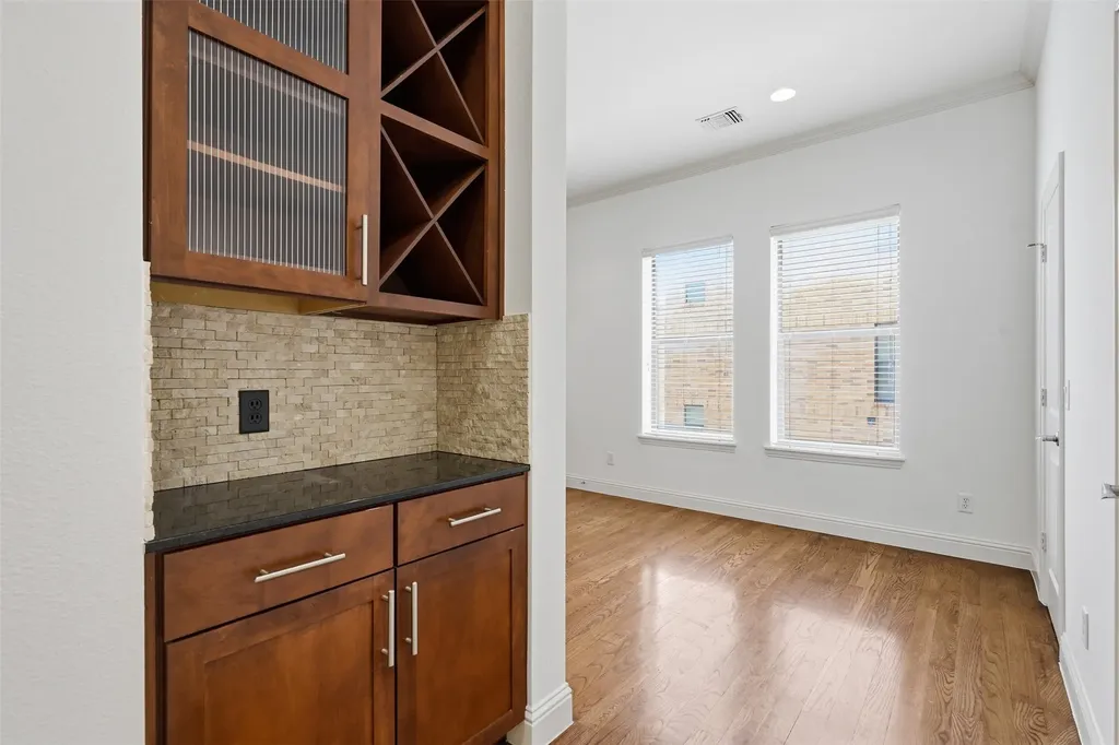 636 E Bluff Street Fort Worth TX 76102