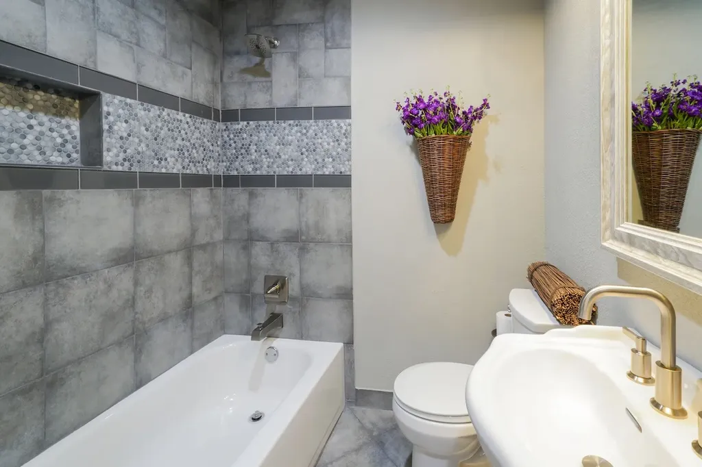 5881 Tracyne Drive Westworth Village TX 76114