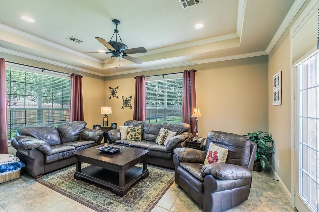 437 Winding Creek Lane Waco TX 76657