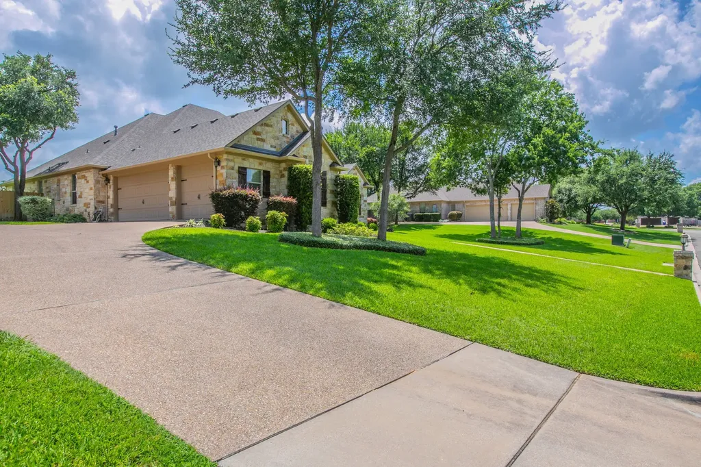 437 Winding Creek Lane Waco TX 76657