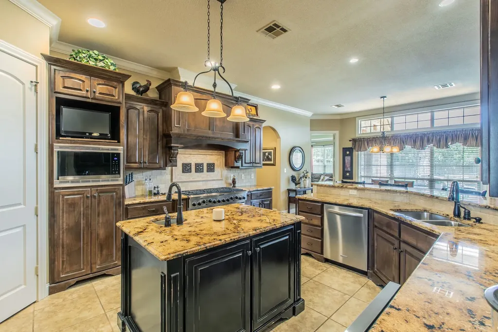 437 Winding Creek Lane Waco TX 76657