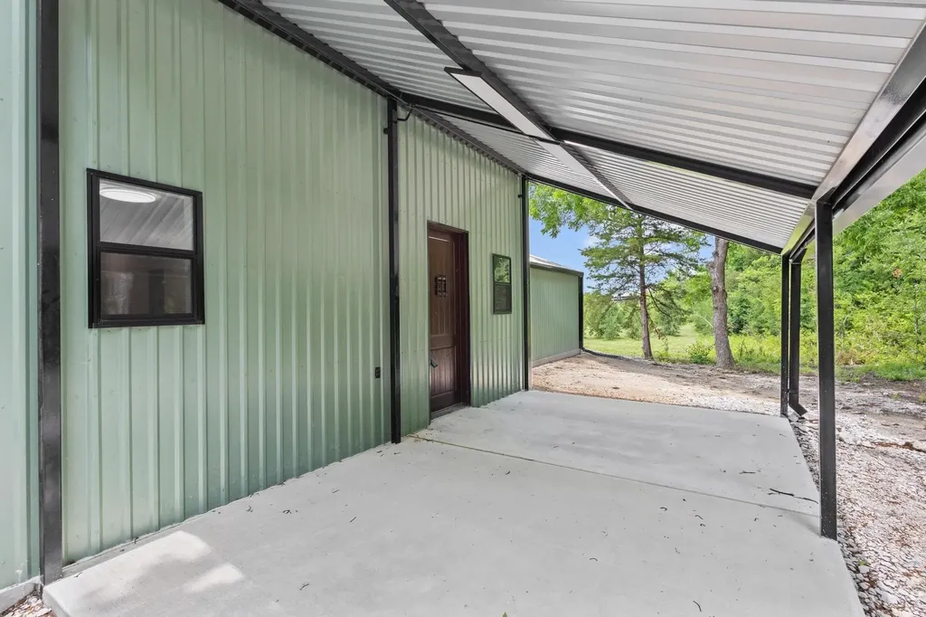 516 County Road 27450 Honey Grove TX 75446