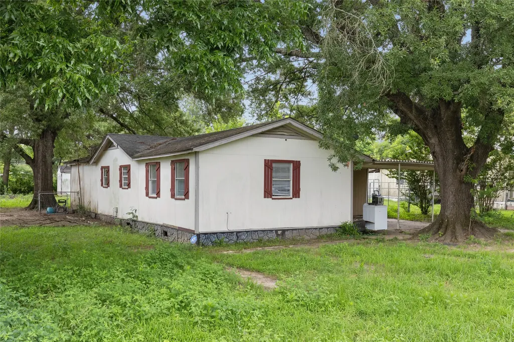 1003 Brooks New Boston TX 75570