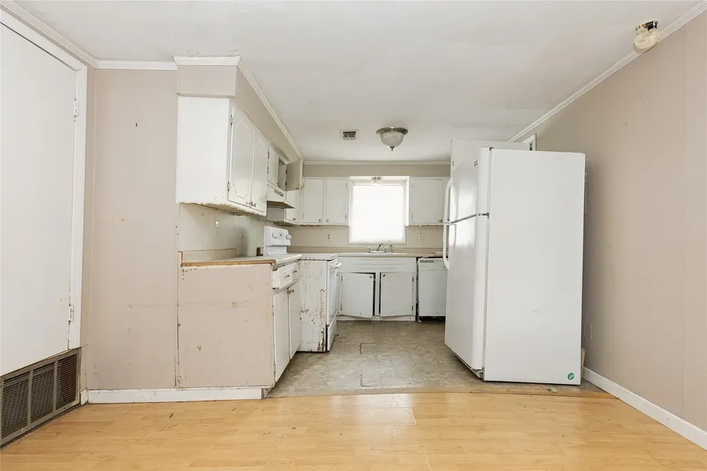 1003 Brooks New Boston TX 75570