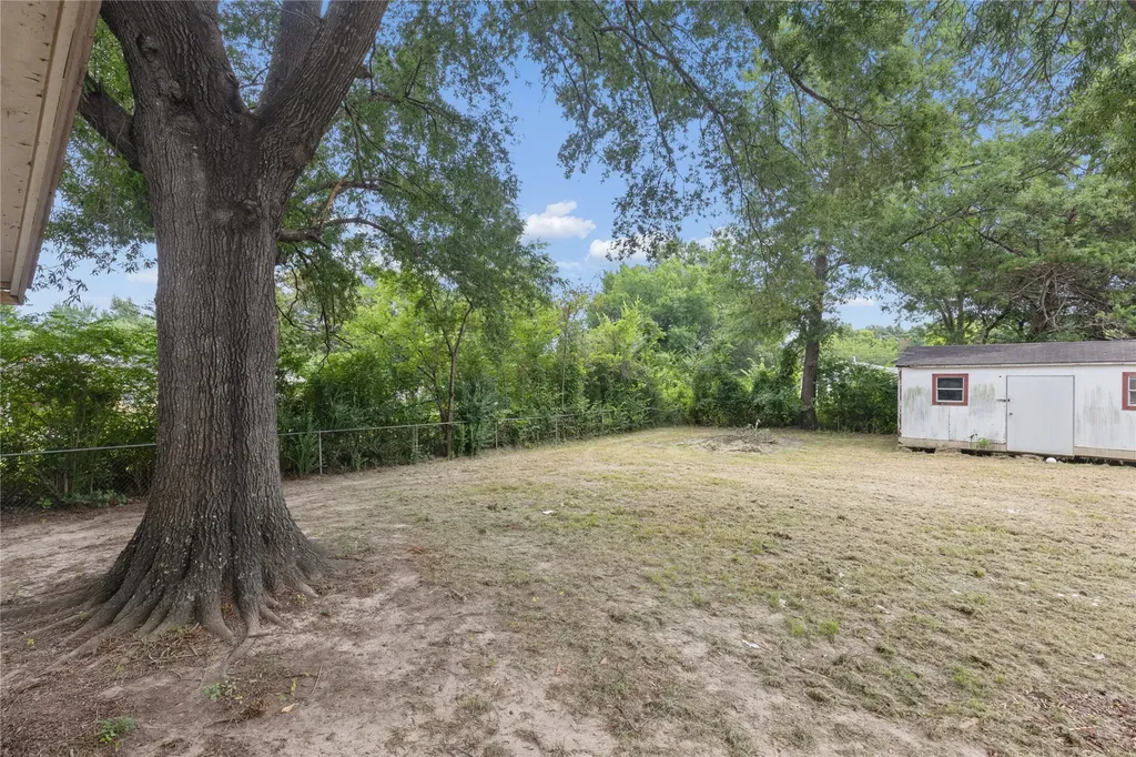 1003 Brooks New Boston TX 75570
