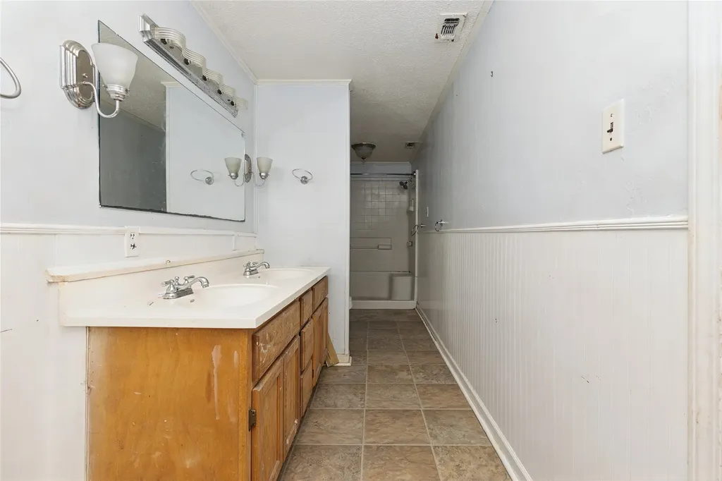 1003 Brooks New Boston TX 75570