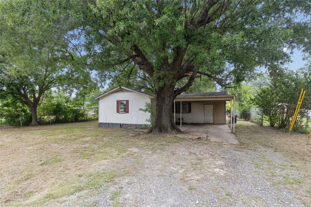 1003 Brooks New Boston TX 75570