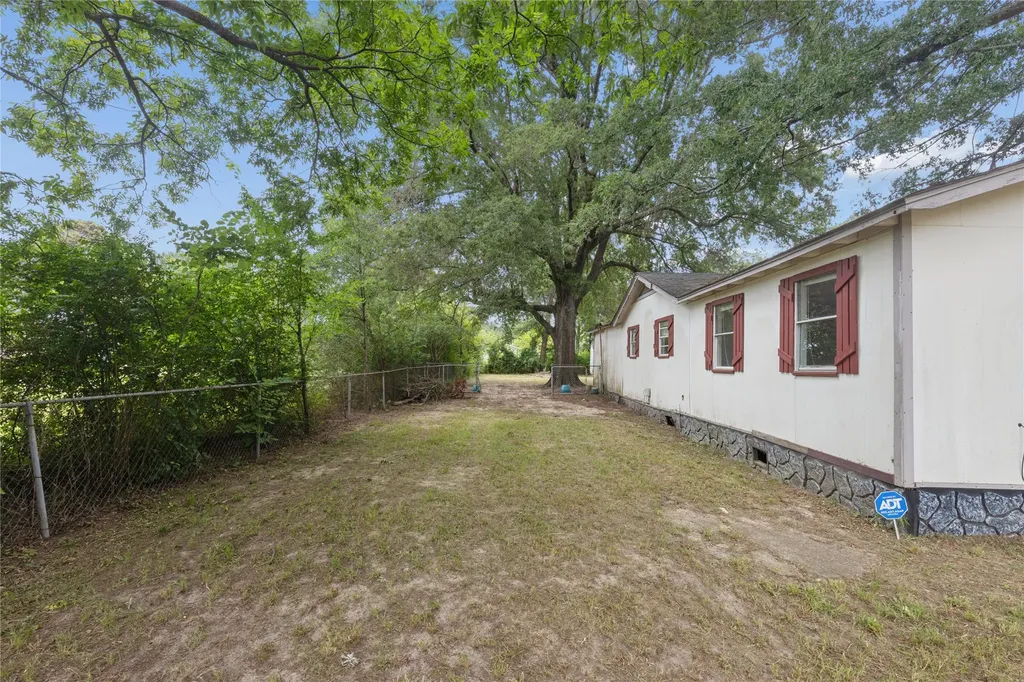 1003 Brooks New Boston TX 75570