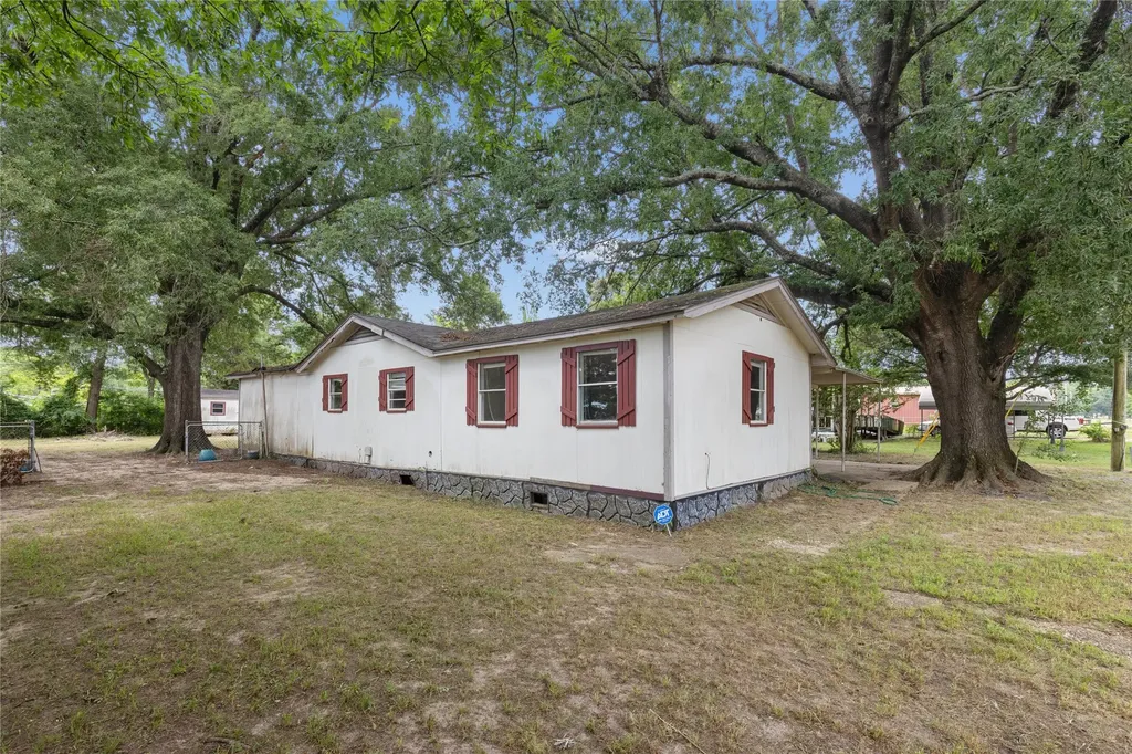 1003 Brooks New Boston TX 75570