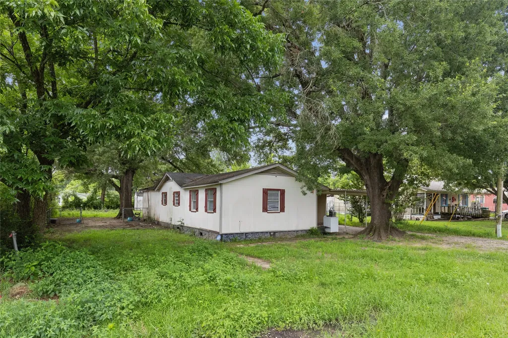 1003 Brooks New Boston TX 75570