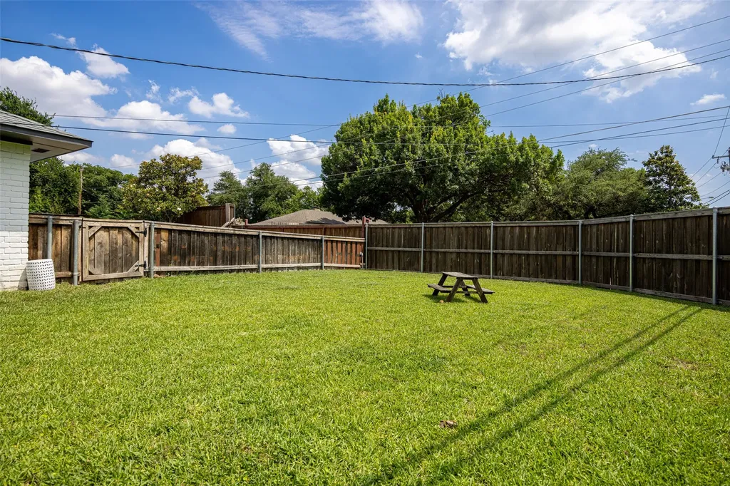 4708 Forest Bend Road Dallas TX 75244