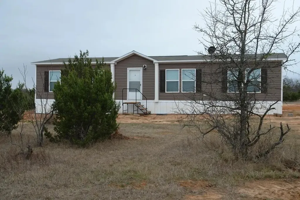 1688 Highway 573 Comanche TX 76442